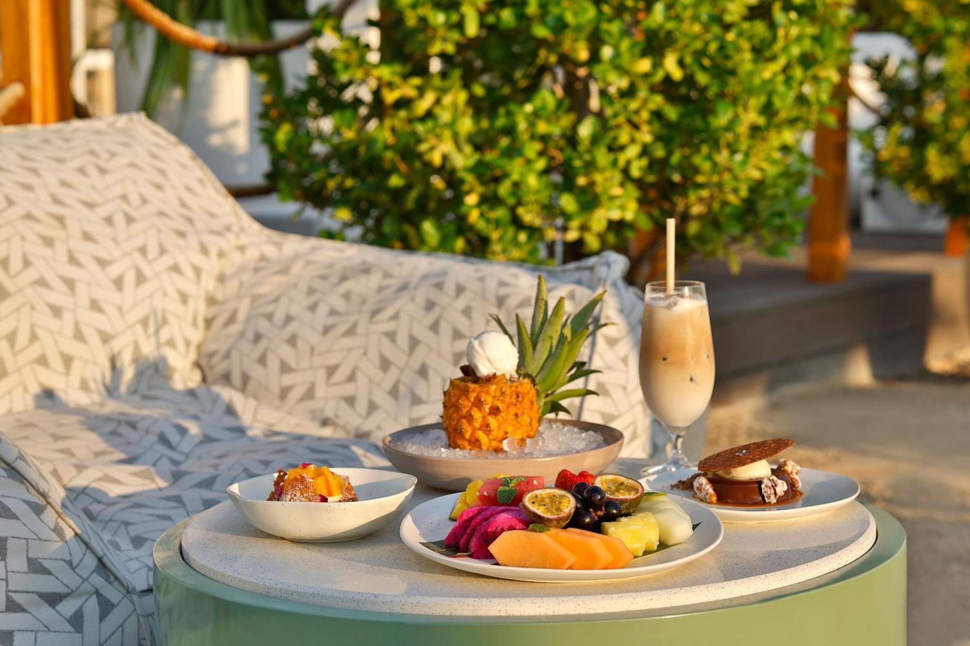 Marriott Resort Palm Jumeirah, Dubaj Kültér fotó A fruit salad