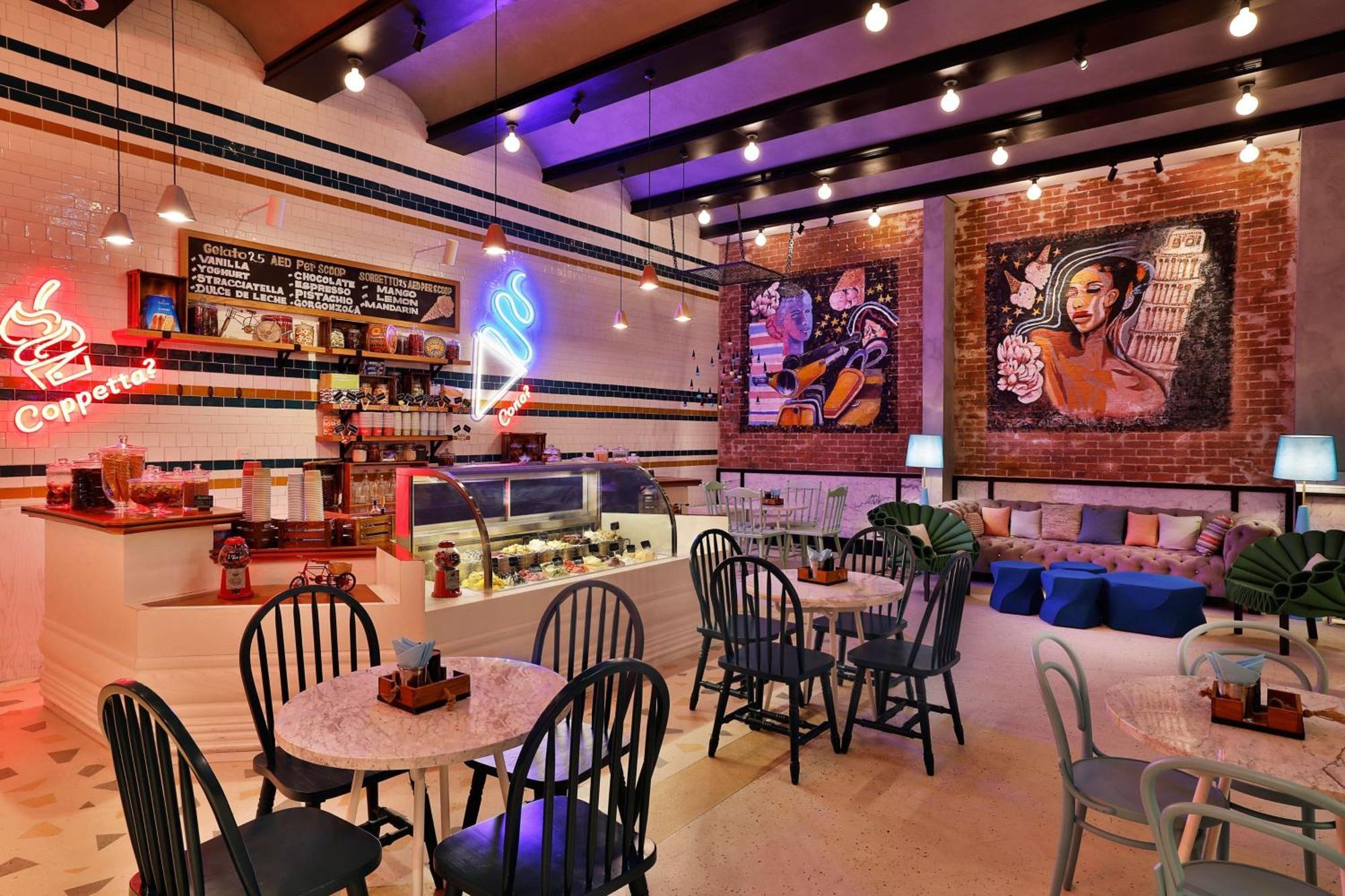 Marriott Resort Palm Jumeirah, Dubaj Kültér fotó Interior of a typical café