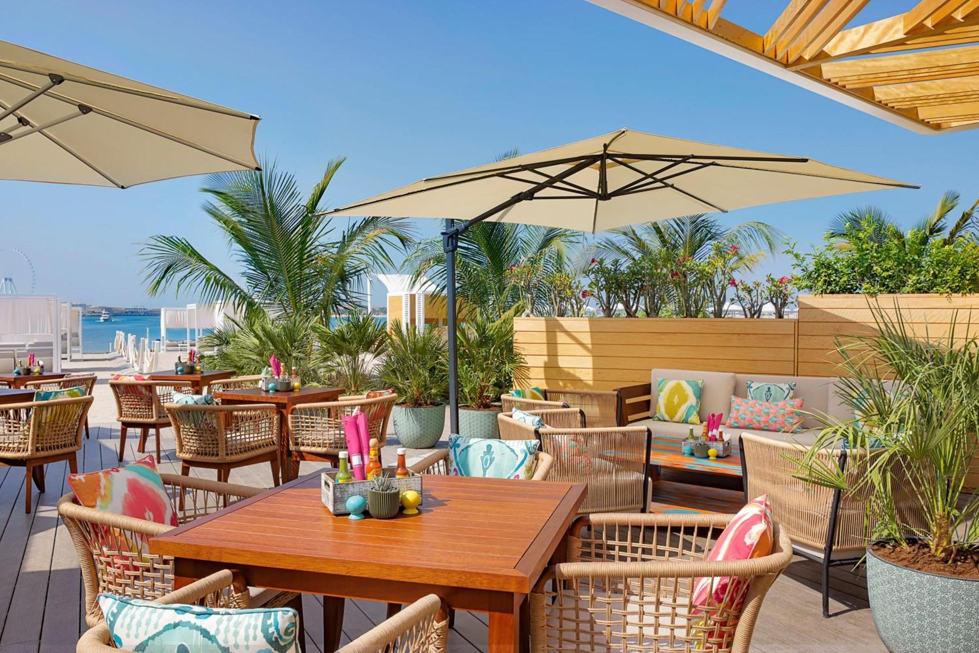 Marriott Resort Palm Jumeirah, Dubaj Kültér fotó The Deck